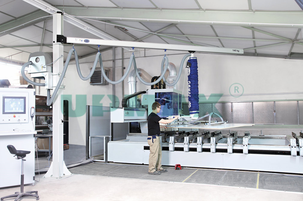 column-mounted-jib-crane-application-02.jpg